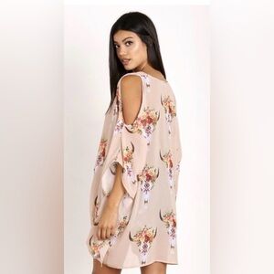 Show Me Your Mumu Peta-Boo Tunic in the Frida Bullhead Floral print